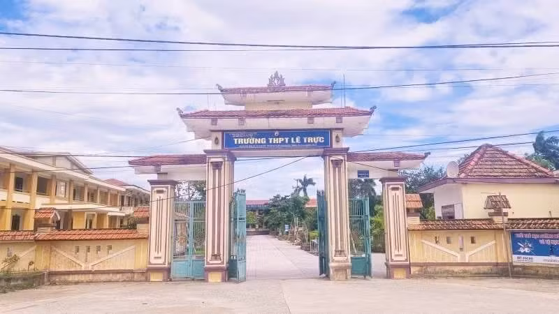 Trường trung học phổ thông Lê Trực-nơi xảy ra sai phạm trong kỳ thi tốt nghiệp trung học phổ thông năm 2026. (Ảnh: BT)