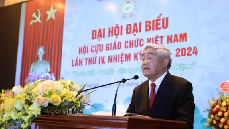 Giáo sư, Tiến sĩ khoa học, Viện sĩ, Nhà giáo Nhân dân Phạm Minh Hạc. (Ảnh: THANH TÙNG/TTXVN)