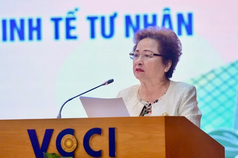 ba-nguyen-thi-nga-chu-tich-tap-doan-brg-1.jpg