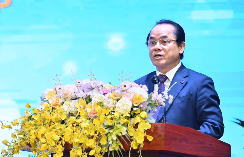 pgsts-vu-ngoc-khiem-pho-hieu-truong-truong-dai-hoc-cong-nghe-giao-thong-van-taivqk-4752.jpg