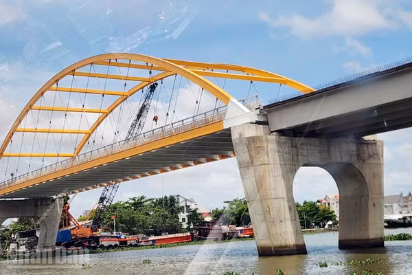 Cầu giao thông trên đường Hồ Chí Minh đoạn Rạch Sỏi-Bến Nhất, Gò Quao-Vĩnh Thuận qua địa phận xã Vĩnh Tuy, tỉnh An Giang. (Ảnh: QUỐC TRINH)