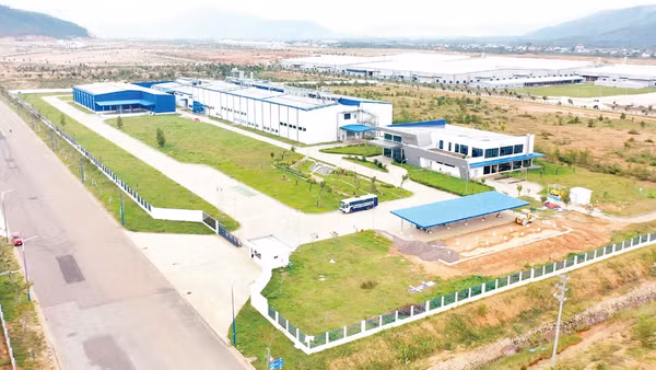 Gia Lai hỗ trợ doanh nghiệp trên địa bàn từng bước tiếp cận các tiêu chuẩn ESG phù hợp với thực tiễn địa phương. Trong ảnh: Becamex VSIP Bình Định cam kết xây dựng hạ tầng xanh, hình thành nền tảng ESG dùng chung.