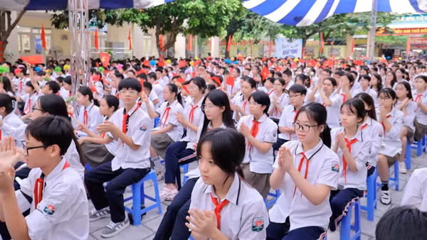 Học sinh Trường trung học cơ sở Cầu Giấy B trong Lễ khai giảng năm học 2026-2027. (Ảnh: BẢO NGÂN)