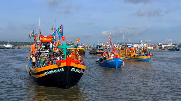 Lễ hội Cầu ngư của các vạn chài tại phường Phan Thiết, tỉnh Lâm Đồng.