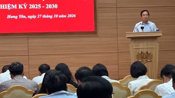 Bí thư Tỉnh ủy Hưng Yên Phạm Quang Ngọc phát biểu kết luận hội nghị Ban Chấp hành Đảng bộ tỉnh Hưng Yên khóa I, nhiệm kỳ 2025-2030. (Ảnh: PHẠM HÀ)