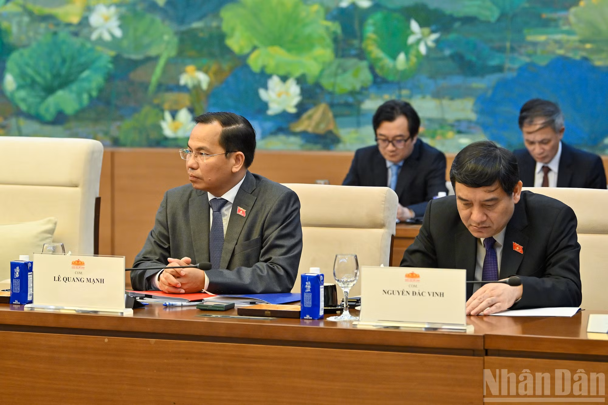 ndo_br_8-644.jpg