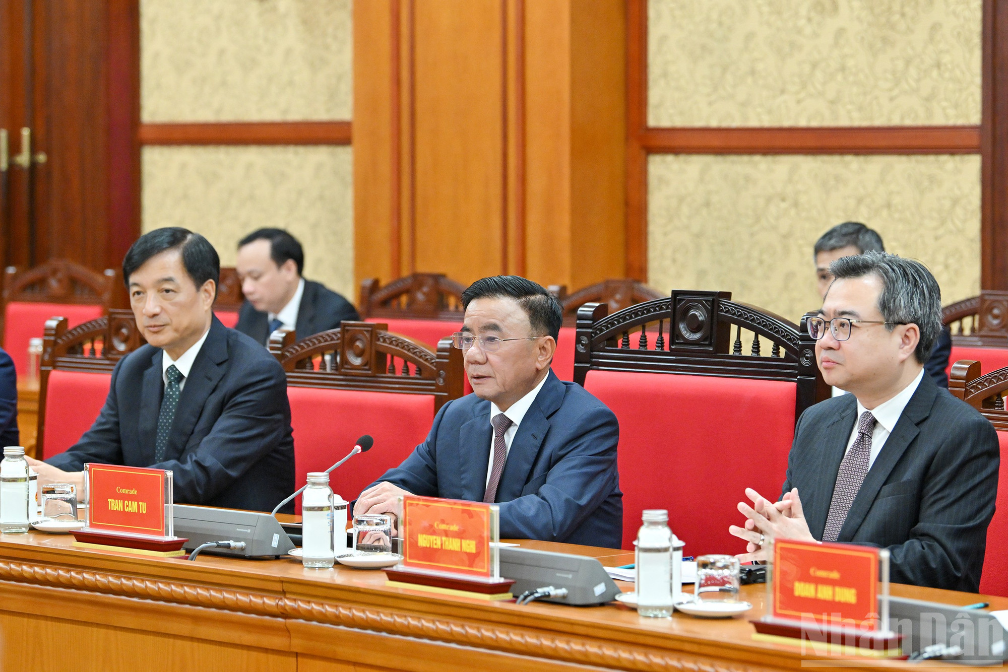 Thường trực Ban B&iacute; thư Trần Cẩm T&uacute; ph&aacute;t biểu tại hội đ&agrave;m.