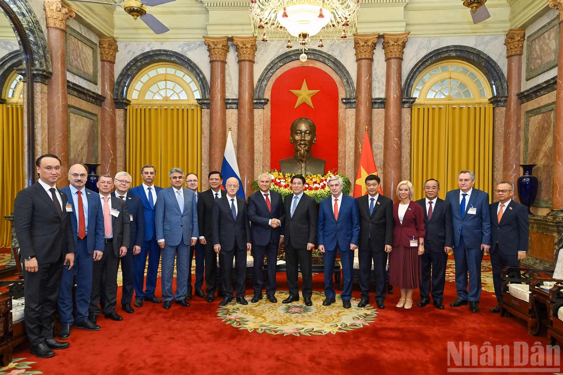 ndo_br_chi-4400.jpg