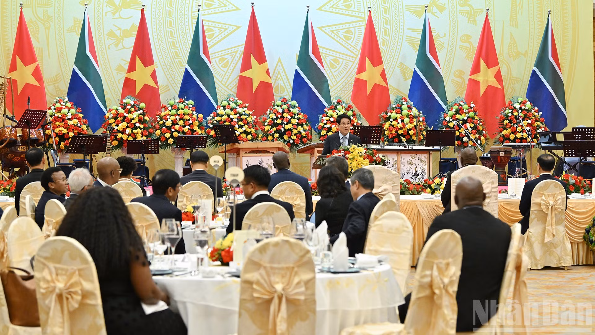Quang cảnh chiêu đãi cấp Nhà nước Tổng thống Nam Phi Matamela Cyril Ramaphosa.