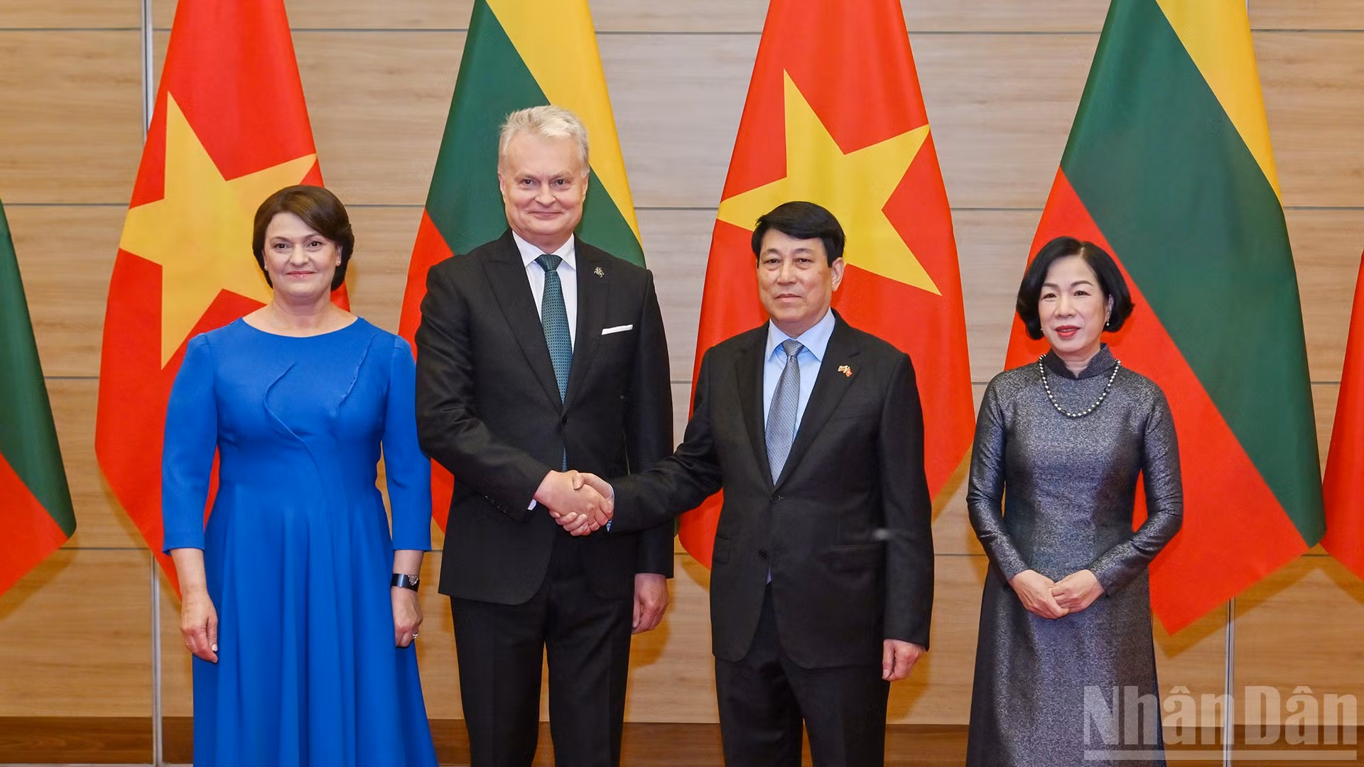 Chủ tịch nước Lương Cường và Phu nhân cùng Tổng thống Litva Gitanas Nauseda và Phu nhân tại chiêu đãi.