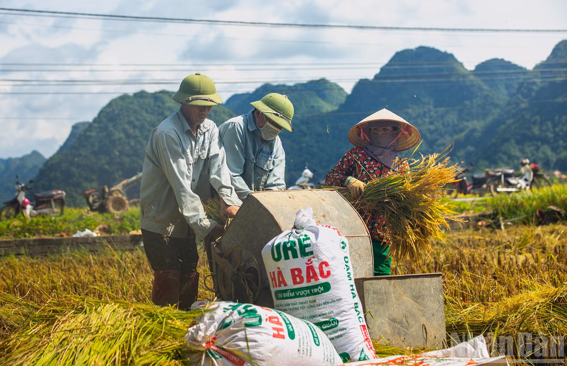 ndo_br_03-suc-nguoi-thu-cong.jpg