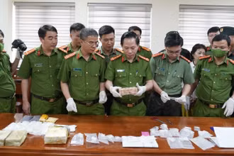 Công an Thanh Hóa kiểm tra số tang vật thu giữ trong chuyên án.