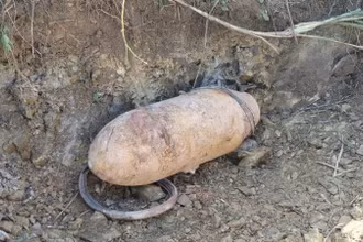 Quả bom nặng gần 300kg sót lại sau chiến tranh.