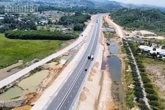 Cao tốc đoạn Hòa Liên-Túy Loan. (Ảnh: TÙNG LÂM)
