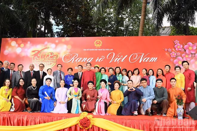 Chương trình Tết cộng đồng 2026 với chủ đề Rạng rỡ Việt Nam. (Ảnh: MINH THẮNG)