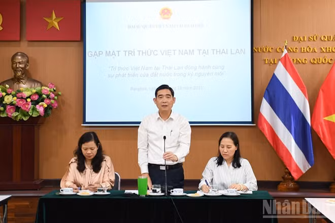 Đại sứ Việt Nam tại Thái Lan Phạm Việt Hùng nêu bật vai trò quan trọng của đội ngũ trí thức kiều bào. (Ảnh: XUÂN SƠN)