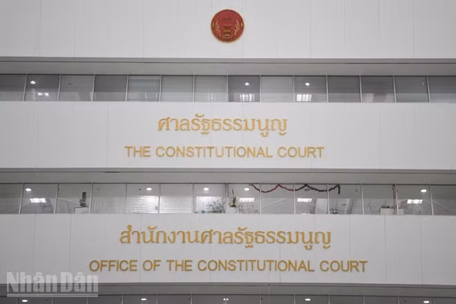 Tòa án Hiến pháp Thái Lan bãi nhiệm bà Paetongtarn Shinawatra. (Ảnh XUÂN SƠN)