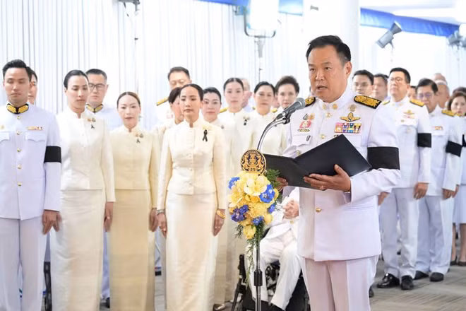 Ông Anutin Charnvirakul phát biểu sau khi tiếp nhận Sắc lệnh Hoàng gia. (Ảnh: Văn phòng Thủ tướng Thái Lan)