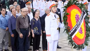 Người bạn lớn Nguyễn Phú Trọng trong con mắt đồng môn khoa Văn