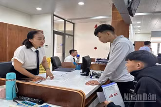 Trung tâm Hành chính công phường Tam Kỳ phục vụ tốt nhu cầu giải quyết thủ tục hành chính cho nhân dân.