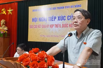 Phó Chủ tịch Quốc hội Nguyễn Đức Hải phát biểu tại Hội nghị tiếp xúc cử tri tại xã Trà My.