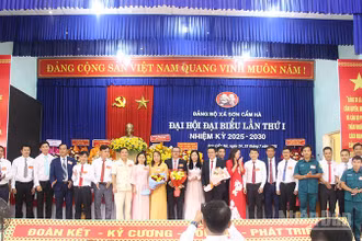 Ban Chấp hành Đảng bộ xã Sơn Cẩm Hà, nhiệm kỳ 2025-2030 ra mắt đại hội.