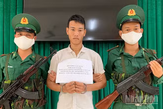 Đối tượng Cao Văn Tỵ bị bắt tội tàng trữ trái phép chất ma túy.