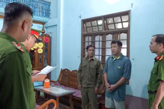 Cơ quan công an tạm giữ Nguyễn Công Thịnh, người dùng búa đập phá cửa các trụ ATM.