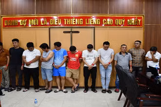 Các đối tượng trong đường dây tổ chức đánh bạc quy mô hơn 350 tỷ đồng.