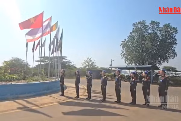 [Video] Chào cờ kỷ niệm 81 năm Quốc khánh tại châu Phi