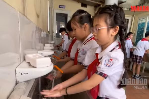 [Video] Gần 100.000 ca tay chân miệng, tăng cường phòng dịch tại trường học