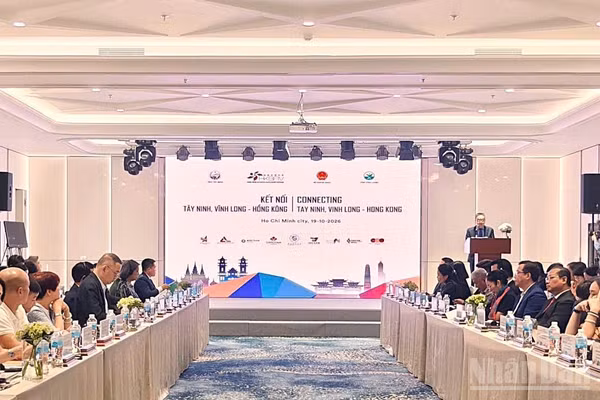 Tây Ninh phối hợp Vĩnh Long tổ chức Tọa đàm “Kết nối Tây Ninh, Vĩnh Long-Hồng Kông” tại Thành phố Hồ Chí Minh. (Ảnh: THANH PHONG)
