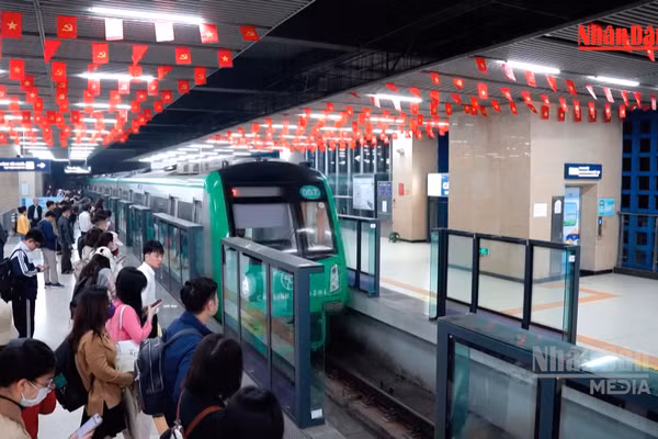 [Video] Từ 1/9, người dân có thể dùng liên thông vé metro và xe buýt 