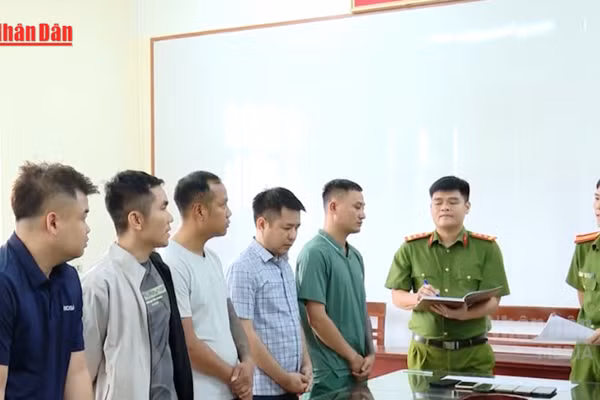 [Video] Triệt phá đường dây cá độ bóng đá hơn 900 tỷ đồng
