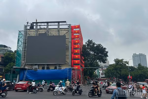 Thành phố Hà Nội sẽ sử dụng 285 màn hình LED để nhân dân thuận tiện theo dõi Lễ kỷ niệm, diễu binh, diễu hành. (Ảnh: LÊ ĐỨC)