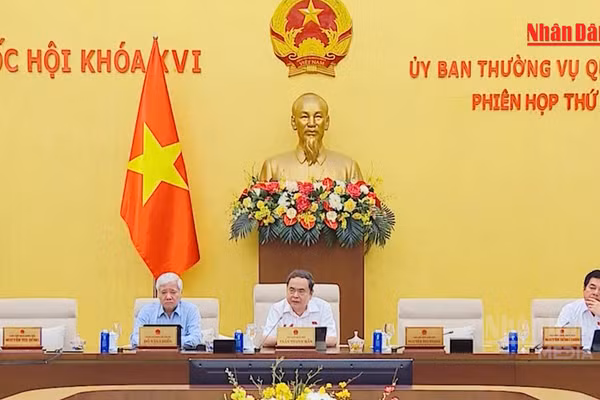 [Video] Phiên họp thứ 6 UBTV Quốc hội: Đề xuất áp dụng giá bán lẻ điện theo khung giờ 