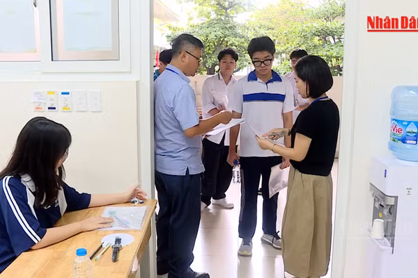 [Video] Chưa thí điểm thi tốt nghiệp THPT trên máy tính năm 2027