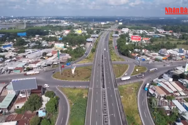 [Video] Lưu lượng tăng gần 60%, cao tốc Bắc - Nam cơ bản thông suốt 