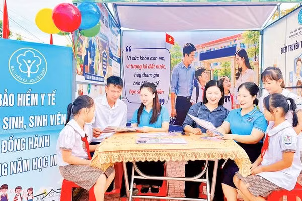 Tỉnh Hà Tĩnh đưa chỉ tiêu phát triển người tham gia bảo hiểm xã hội, bảo hiểm y tế, bảo hiểm thất nghiệp vào hệ thống chỉ tiêu phát triển kinh tế-xã hội hằng năm của tỉnh.