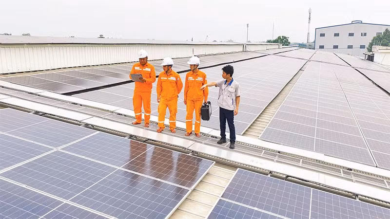 Phát triển điện mặt trời mái nhà đang trở thành xu hướng được nhiều doanh nghiệp trên địa bàn tỉnh Phú Thọ lựa chọn.