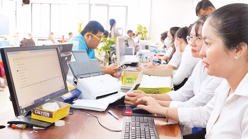 Vận hành thử nghiệm Trung tâm hành chính công phường Cao Lãnh mới (Đồng Tháp). (Ảnh HỮU NGHĨA)