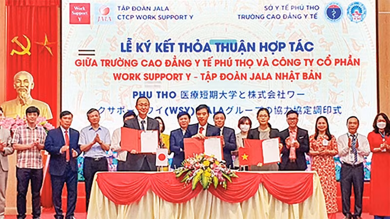 Lễ ký thỏa thuận hợp tác giữa Trường cao đẳng Y tế Phú Thọ và Công ty cổ phần Work Support Y, Tập đoàn JALA, Nhật Bản.