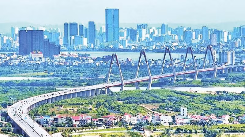 Cầu Nhật Tân, Hà Nội. (Ảnh QUANG THÁI)