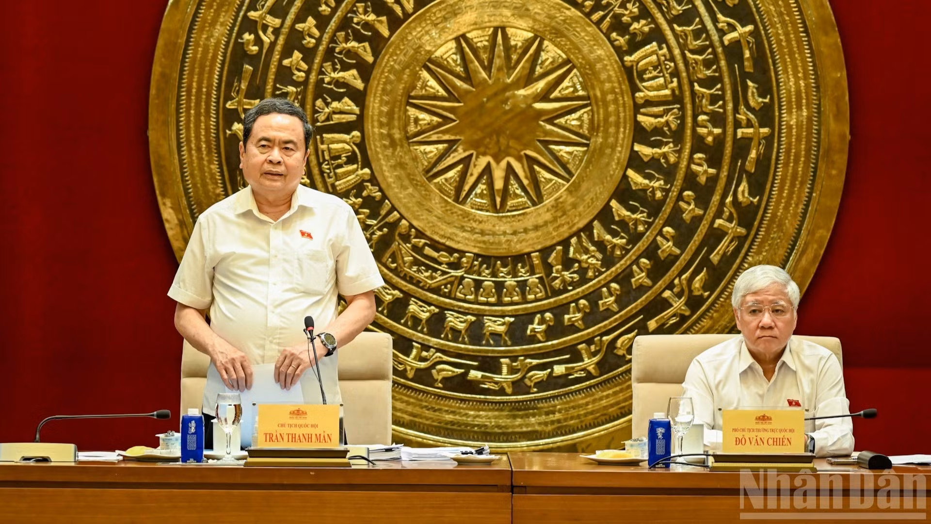 Chủ tịch Quốc hội Trần Thanh Mẫn chủ trì cuộc làm việc với Văn phòng Quốc hội. (Ảnh: DUY LINH)