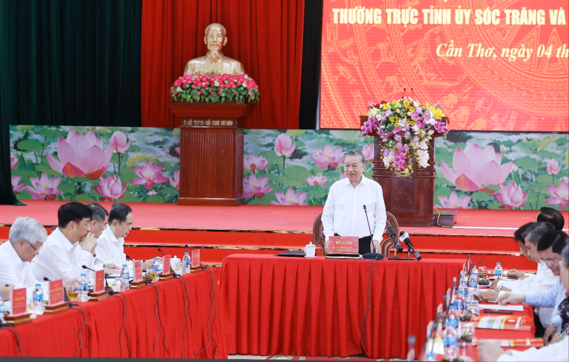 vna-potal-tong-bi-thu-to-lam-lam-viec-voi-thuong-vu-thanh-uy-can-tho-thuong-truc-tinh-uy-soc-trang-va-hau-giang-8072958-9025.jpg