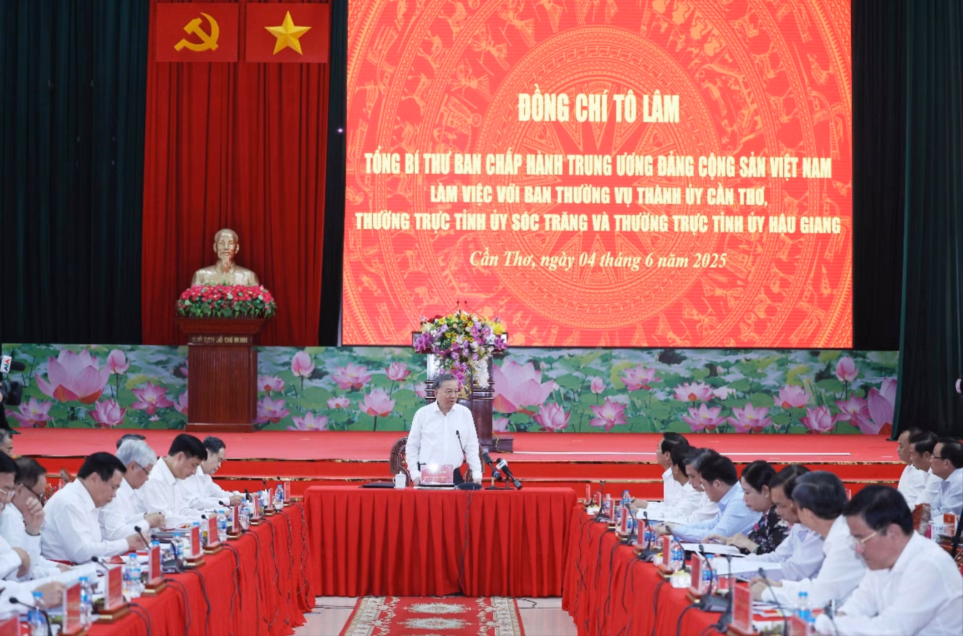 vna-potal-tong-bi-thu-to-lam-lam-viec-voi-ban-thuong-vu-thanh-uy-can-tho-thuong-truc-cac-tinh-soc-trang-va-hau-giang-8072954-2267.jpg