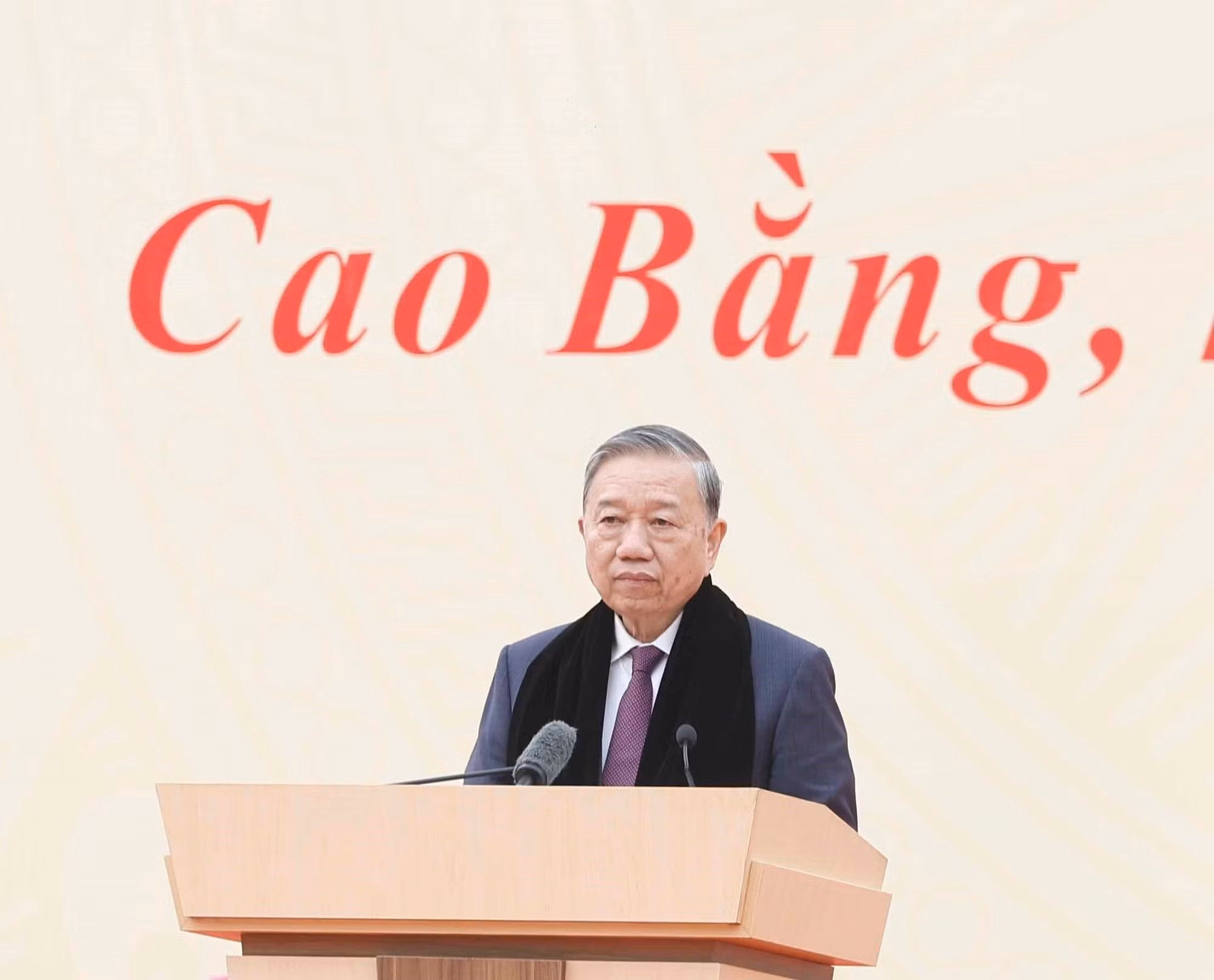 vna-potal-tong-bi-thu-gap-mat-nhan-dan-cac-dan-toc-tinh-cao-bang-8556461.jpg