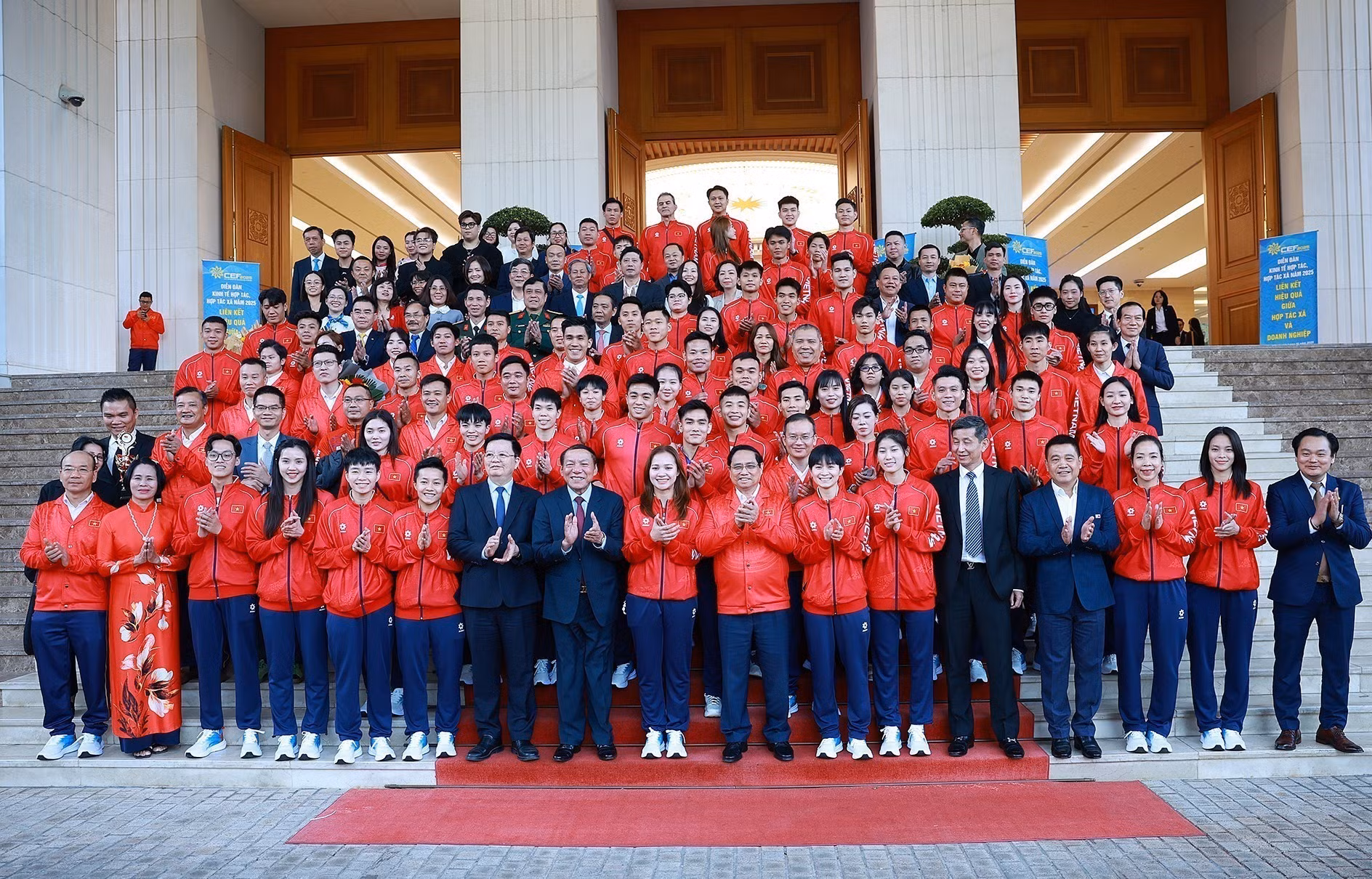 vna-potal-thu-tuong-du-le-xuat-quan-doan-the-thao-viet-nam-tham-du-sea-games-33-8439239.jpg