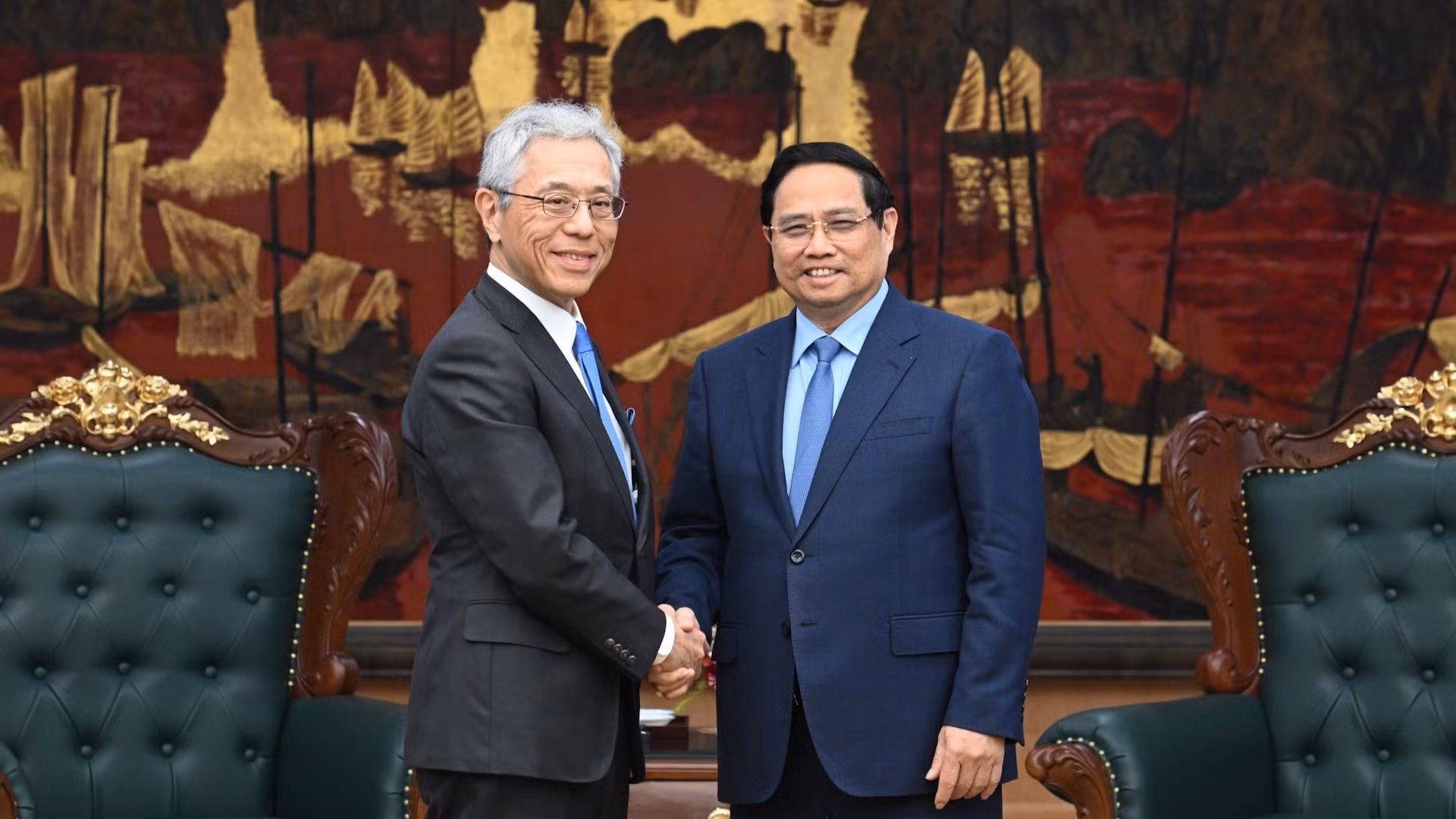 Thủ tướng Phạm Minh Chính đón Chủ tịch kiêm Tổng Giám đốc điều hành Tập đoàn Mitsui & Co (Nhật Bản) Hori Kenichi.