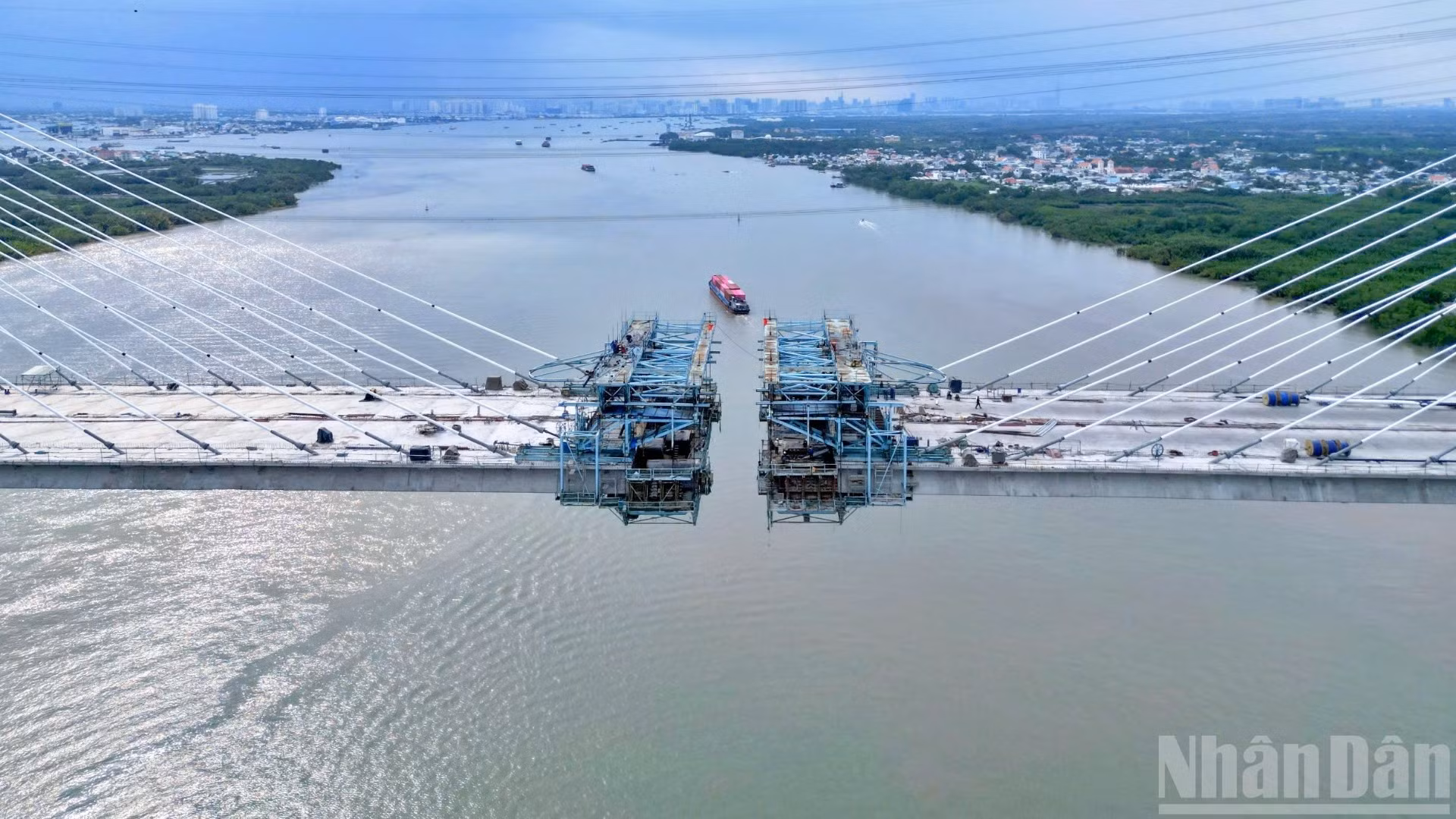 Cầu Phước Khánh nút thắt cuối cùng của tuyến cao tốc Bến Lức-Long Thành.